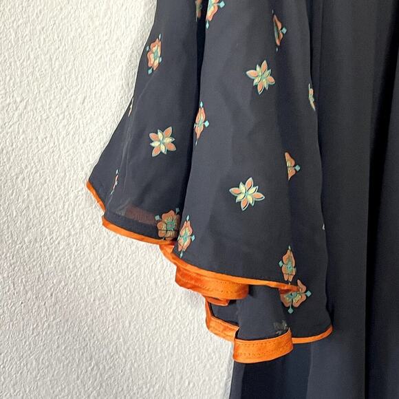 SAILOR  BLACK  EMBROIDERED BOHEMIAN BABYDOLL BELL SLEEVE MINI DRESS SIZE M‎ - Picture 5 of 13